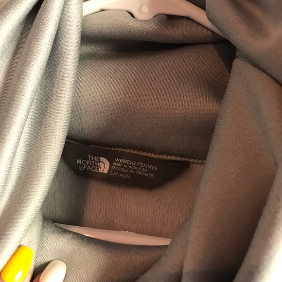 SOLD The North Face Gray cozy slacker poncho - Picture 8 of 8